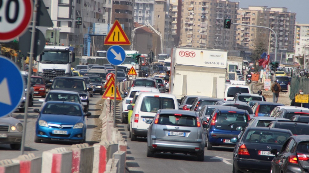 ARRSH: Nga 19 maji ndalohen kamionet ne aksin Thumane-Fushe Kruje-Kamez